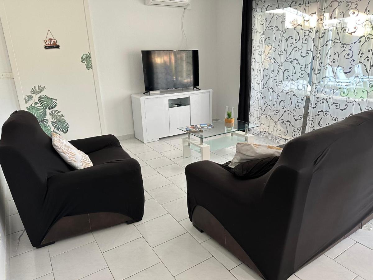 Petite Maisonette Adossee Mais Independante Avec Piscine Villa Peymeinade Ngoại thất bức ảnh
